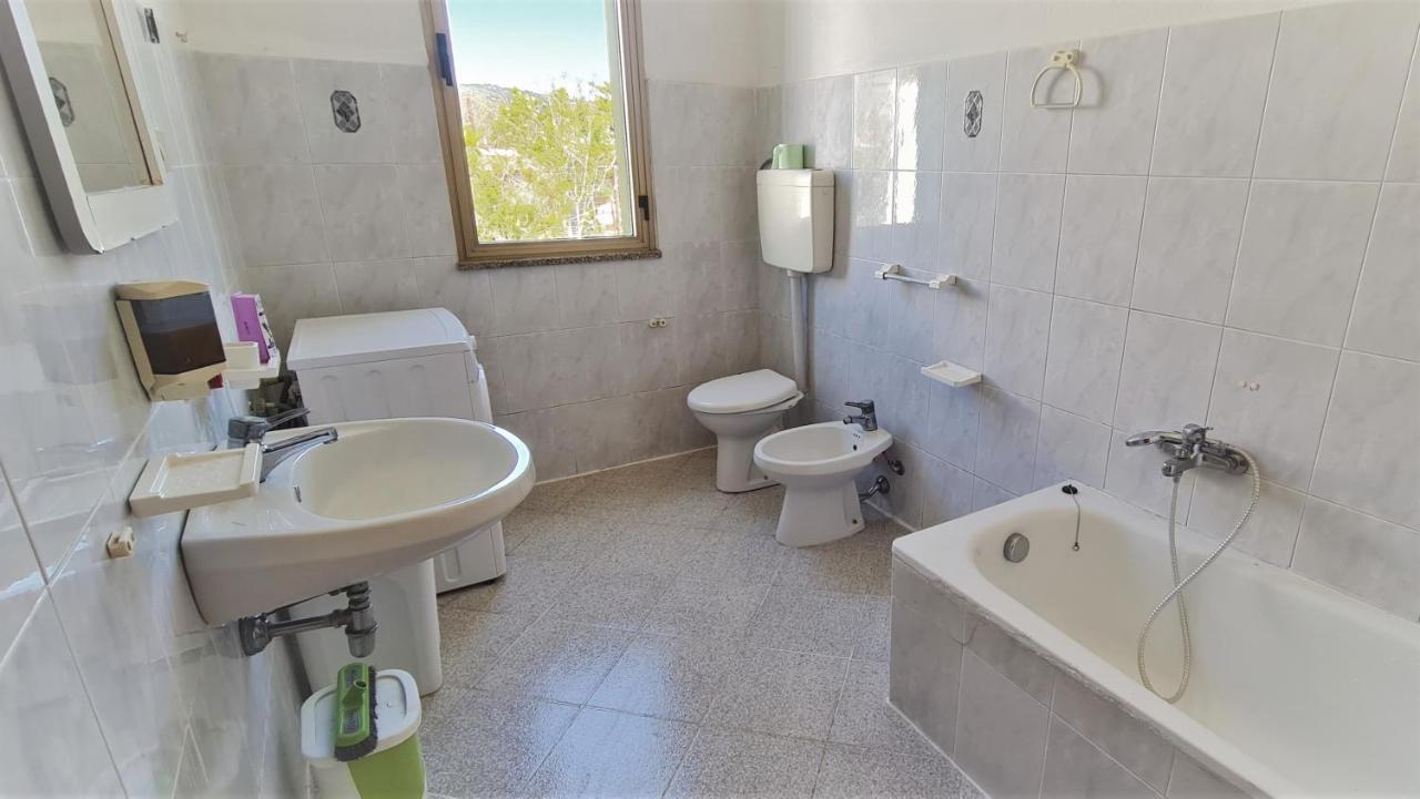 Cosy Home With Private Parking By The Sea Синискола Екстериор снимка